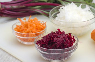 Taze ve sağlıklı - pancar, havuç ve beyaz şalgam