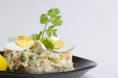 Salata Olivier - Rus salatası