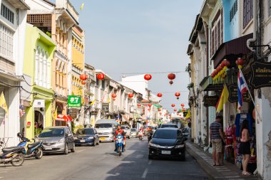 Phuket, Tayland - 13 Şubat: Phuket thalang yol ile eski şehirde