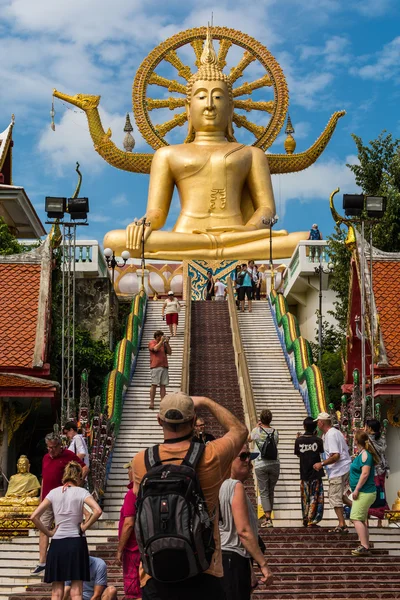 Koh Samui, Thailand - 23 Jan: Big buddha met veel van de toeristische ik — Stockfoto