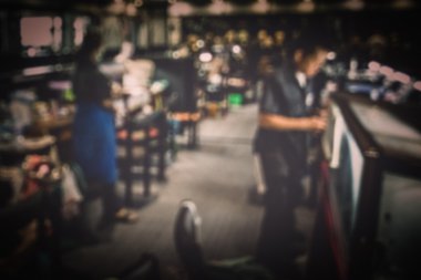 Bulanık işçiler arka plan ile takı fabrikası