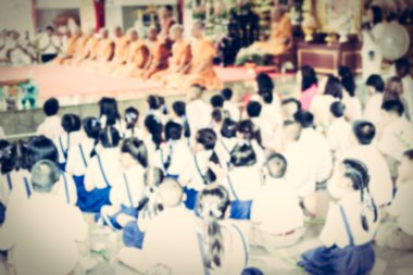 Budist tapınağında bulanık çuval