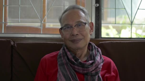 Portrait Thai Elderly Gray Hair Grandfather Eyeglasses Casual Dress Sitting — Stock Video