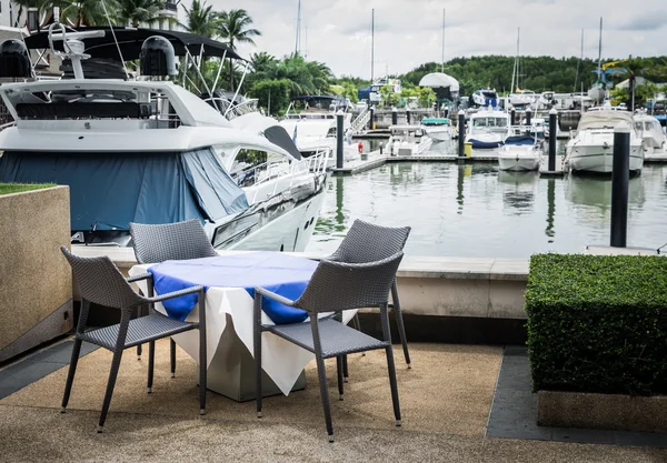 Paesaggio al porto turistico yacht — Foto Stock