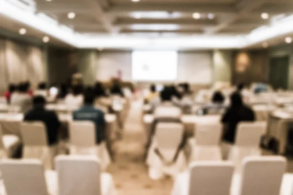 Personas borrosas en la sala de reuniones — Foto de Stock