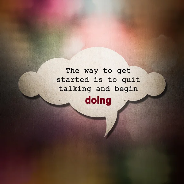 Kağıt bulut ile renkli bokeh arka plan üzerinde anlamlı alıntı