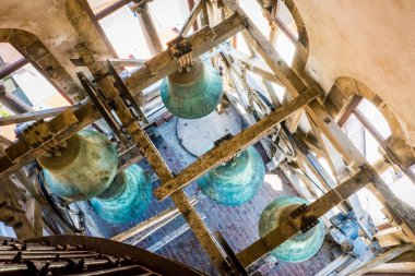 İç çan kulesi ve Zadar, Hırvatistan, St. Anastasia kilise çanları