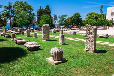 Güzel düzenlenmiş Zadar, Hırvatistan için eski şehrin antik kalıntılar