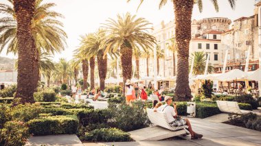 Ayrılma, CROATIA - 9 Ağustos 2016: Ayrılma kenti, Hırvatistan. Riva 'yı böl. Dalmaçya Bölgesi. UNESCO Dünya Mirası Alanı. Diocletian Sarayı.