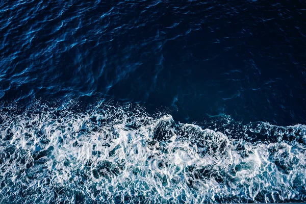 Heldere Kleur Van Zeewater Textuur Van Het Water Natuurlijke Achtergrond — Stockfoto