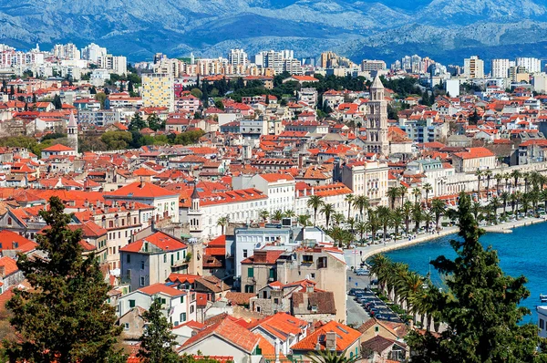 Vista panoramica dall'alto sulla città croata di Split — Foto Stock