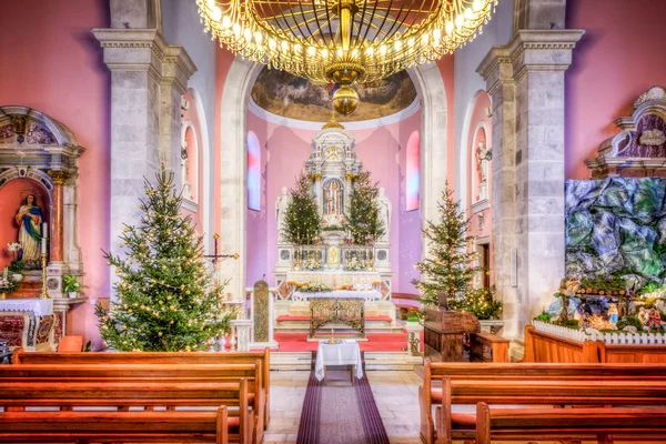 HDR image of the interior of the old church at Christmas — Stock Photo, Image