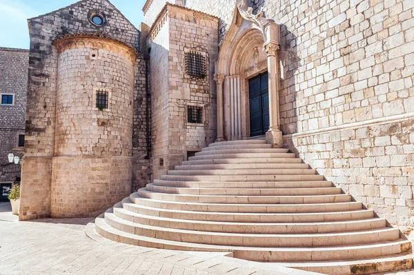 Steep stairs inside the old town of Dubrovnik — Stock Photo, Image
