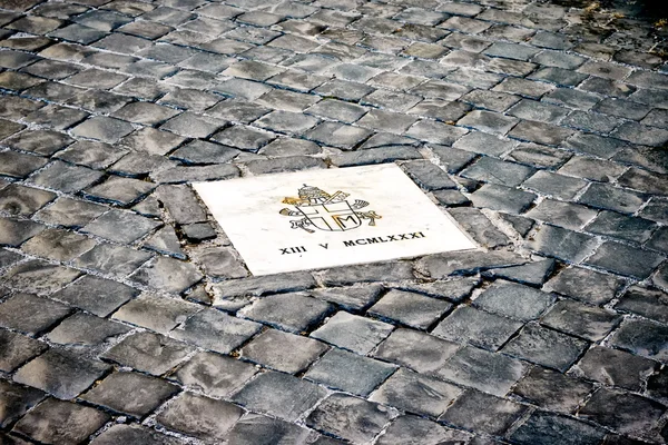 Exactly marked place on square of St. Peter's in the Vatican, Rome, Italy where the assassination of Pope John Paul II happened in 1981 — 스톡 사진