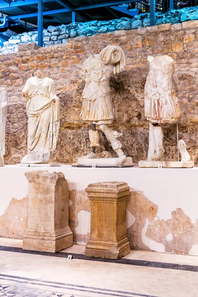 VID, CROATIA - JANUARY 27: Permanent exhibition in museum that was built on site of ancient Roman temple in ancient town Narona in Vid, Croatia, on January 27, 2012. — стокове фото