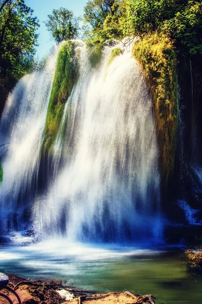 Cascada de Kravice en el río Trebizat en Bosnia y Herzegovina —  Fotos de Stock