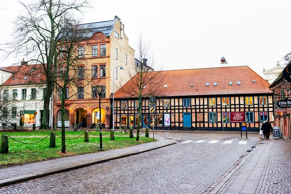 Strade della città Lund nel periodo natalizio e natalizio in Svezia — Foto Stock