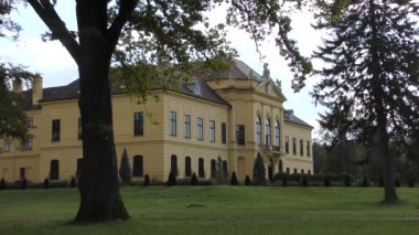 Franz Josef 'in Avusturya' daki Eckarsau kasabasındaki eski imparatorluk konutunun izleri.