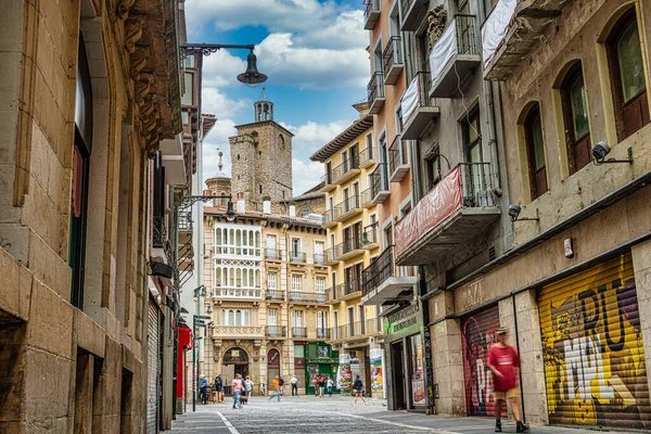 Paisaje Urbano Vista Plaza Ciudad Con Cafetería Parte Delantera Iglesia — Foto de Stock