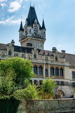 Güzel Grafenegg Sarayı İlkbaharda, Avusturya