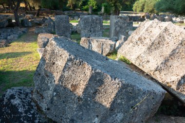 Olympia, Yunanistan - Orijinal Olimpiyat Oyunları sahasında Zeus Tapınağı Harabeleri