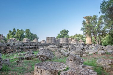 Olympia, Yunanistan - Orijinal Olimpiyat Oyunları sahasında Zeus Tapınağı Harabeleri