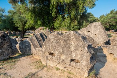 Olympia, Yunanistan - Orijinal Olimpiyat Oyunları sahasında Zeus Tapınağı Harabeleri