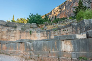 Yunanistan 'ın ana anıt ve sahalarının manzarası. Delphi harabeleri. Delphi Kahini