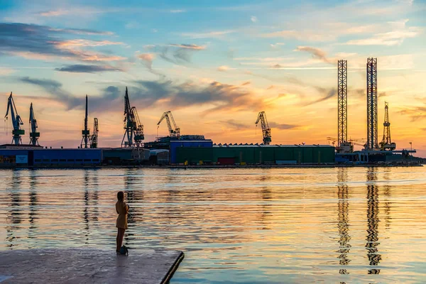 Pula Limanı, Istria 'da Nefes Kesen Gün Batımı