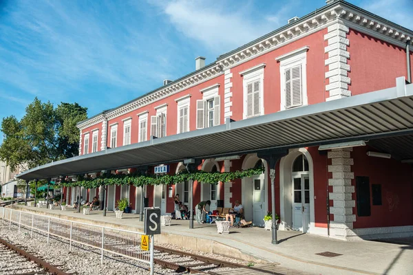 Hırvatistan Pula Kentindeki Tren Stasyonu — Stok fotoğraf