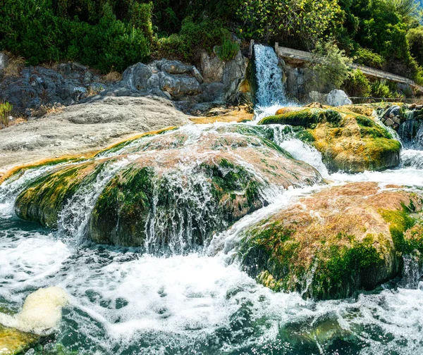 天然温泉 ギリシャのテルモピュライの温泉 — ストック写真