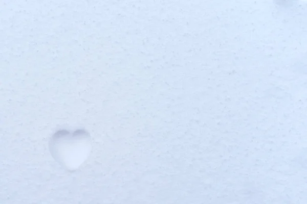 雪地里的心形 — 图库照片