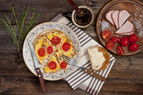 God frukost med stekt ägg — Stockfoto