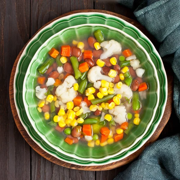 Cuenco Cerámica Sopa Minestrone Con Verduras Temporada Mesa Madera Vista —  Fotos de Stock