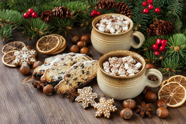 Chocolate Quente Natal Biscoitos Gengibre Stollen Fundo Madeira — Fotografia de Stock