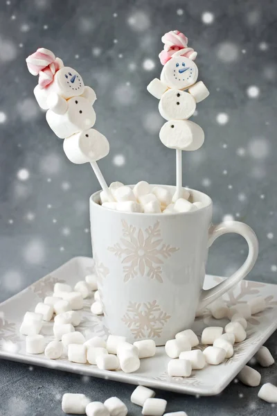 Tasse Cremige Heiße Schokolade Mit Geschmolzenen Marshmallows Für Den Weihnachtsurlaub — Stockfoto