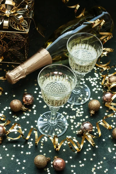 Gelukkig Nieuwjaar Kerstmis Nieuwjaar Vakantie Achtergrond Champagne Glazen — Stockfoto