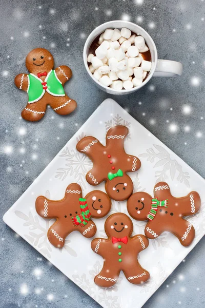 Weihnachtskomposition Mit Becher Mit Heißer Schokolade Und Lebkuchen Von Oben — Stockfoto