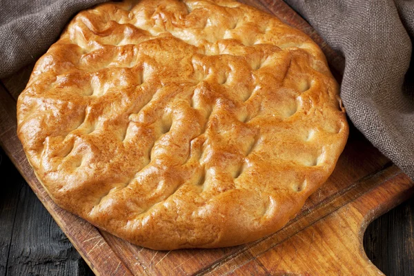 Nybakat traditionellt turkiskt bröd — Stockfoto