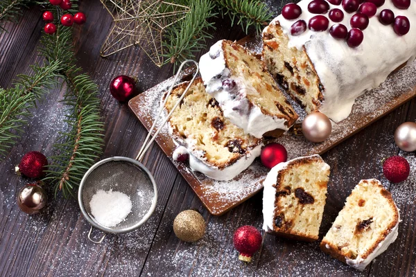 Christmas still life with raisins cake — Stock Photo, Image
