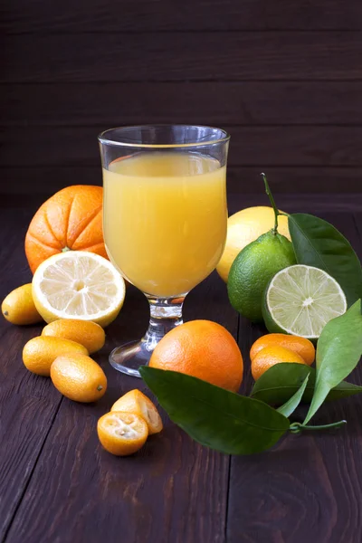 Fresh juice mix fruit, healthy drinks on wooden table — Stock Photo, Image