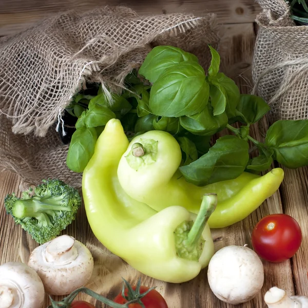 Colorful  tomatoes, pepper and mushrooms — Stock Photo, Image