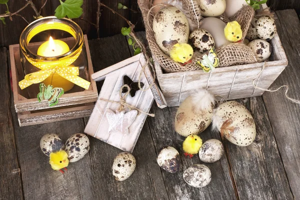 Bodegón de Pascua con decoraciones navideñas — Foto de Stock