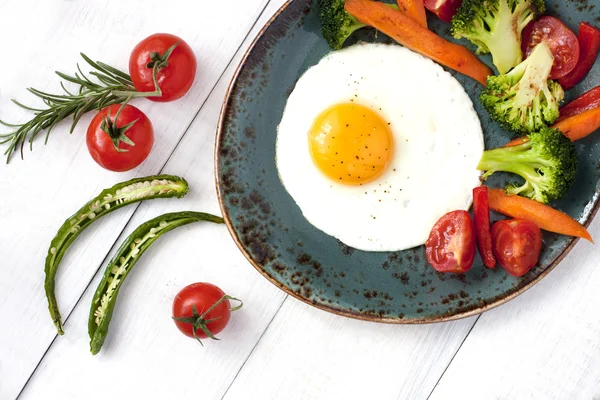 Tasty breakfast with fried eggs — Stock Photo, Image