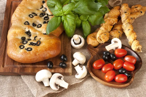 Delicioso pão típico focaccia da Itália — Fotografia de Stock