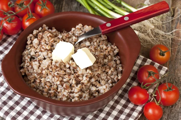 Bubur Buckwheat dengan mentega — Stok Foto