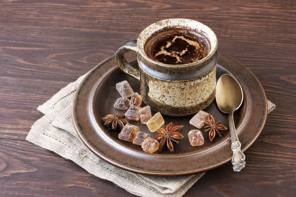 Ceașcă de cafea pe fundal din lemn — Fotografie, imagine de stoc