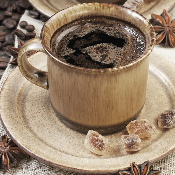 Tazza di caffè su sfondo di legno — Foto Stock