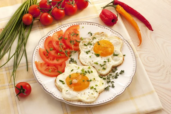 Petit déjeuner avec oeuf frit — Photo