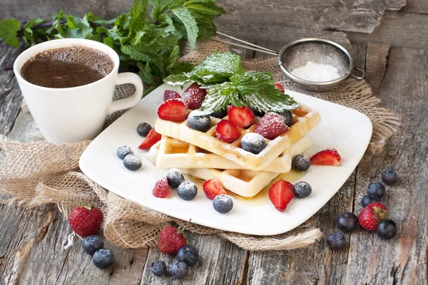 Sweet traditional waffles with berry fruits on plate — Stock Photo, Image